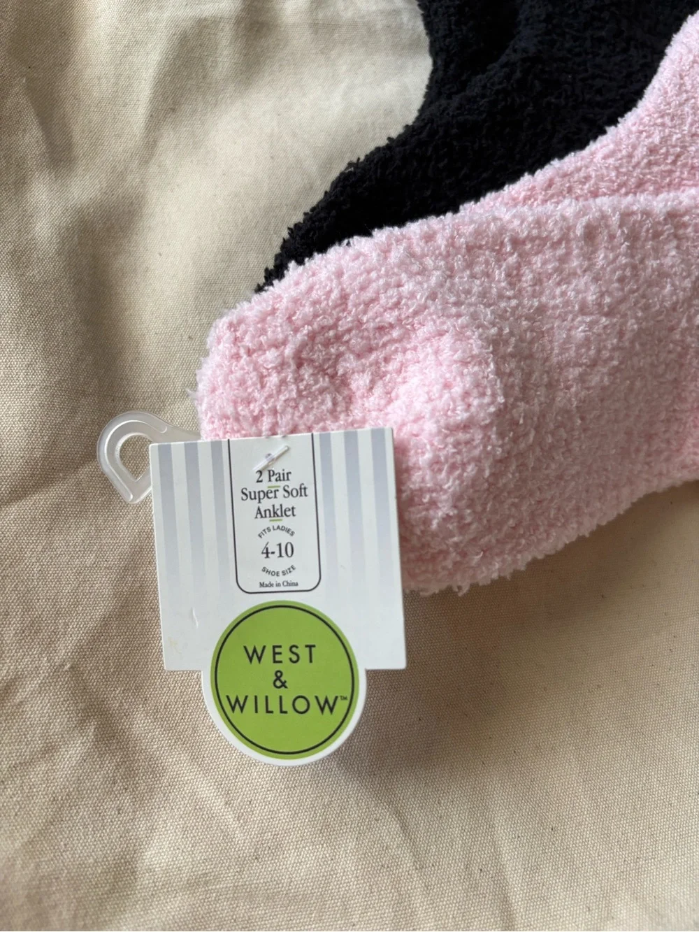 West & Willow Womens 2 Pairs Super Soft Fuzzy Socks Pink Sushi & Black Size 4-10